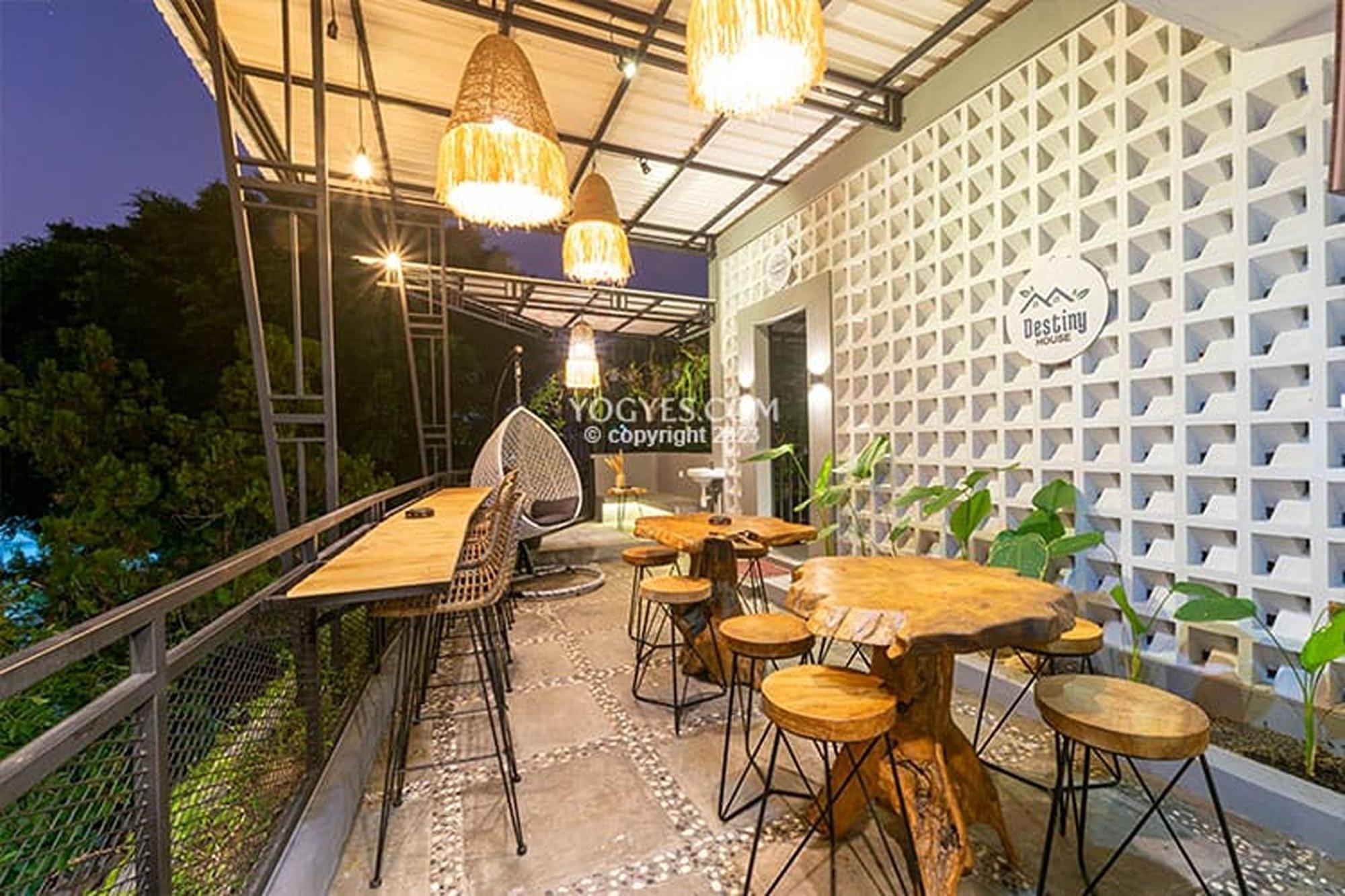 Destiny House Hotel Yogyakarta Exterior photo